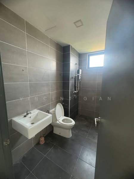 Marina Residence untuk Untuk Disewa - RM 2,400 /bulan, Apr 2026 - Bathroom - PropertyGuru.com.my