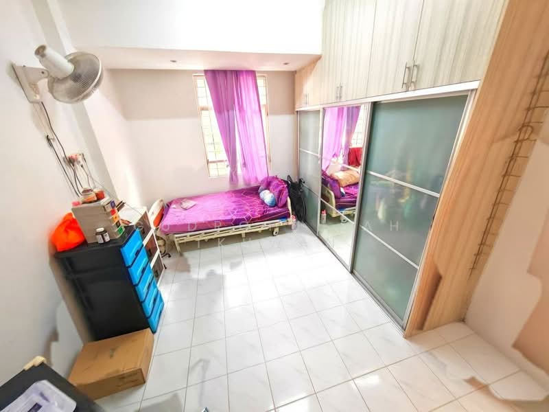 Condominium for Sale at Tiara Duta - Gudrotullah Ikhwan - Bedroom - PropertyGuru.com.my
