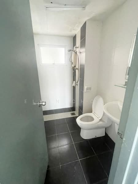 Tiara ParkHomes untuk Untuk Disewa - RM 1,100 /bulan, Apr 2026 - Bathroom - PropertyGuru.com.my