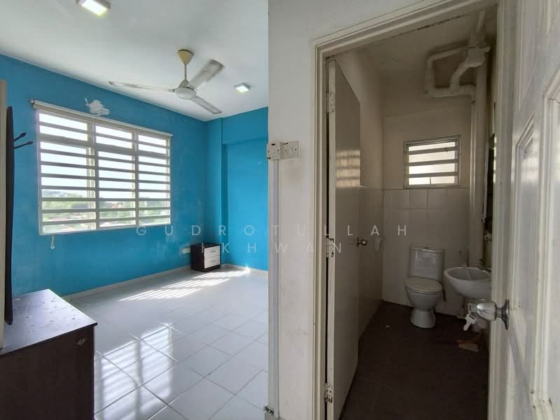 Condominium for Sale at Desa Pelangi Condominium - Gudrotullah Ikhwan - Bedroom - PropertyGuru.com.my