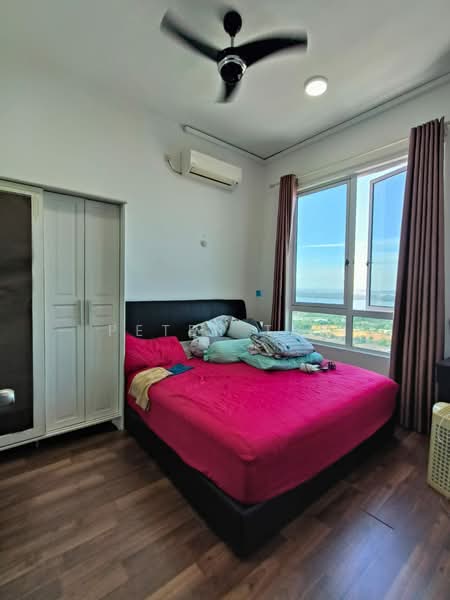 Service Residence for Sale at D'carlton (Residensi Seri Mega) - Peter Tan - Bedroom - PropertyGuru.com.my