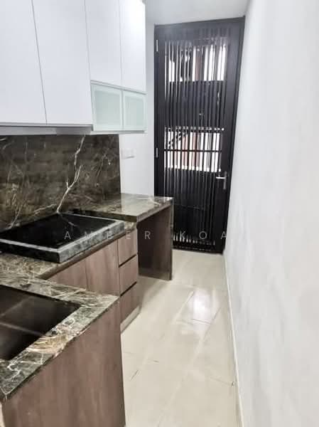 Condominium for Rent at Shorefront Residences - Amber Koay - Kitchen - PropertyGuru.com.my