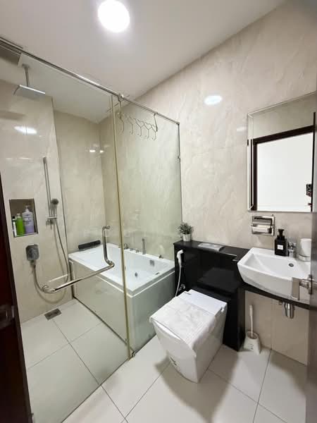 Service Residence for Rent at Paragon Suites @ CIQ - Poul Sng - Bathroom - PropertyGuru.com.my