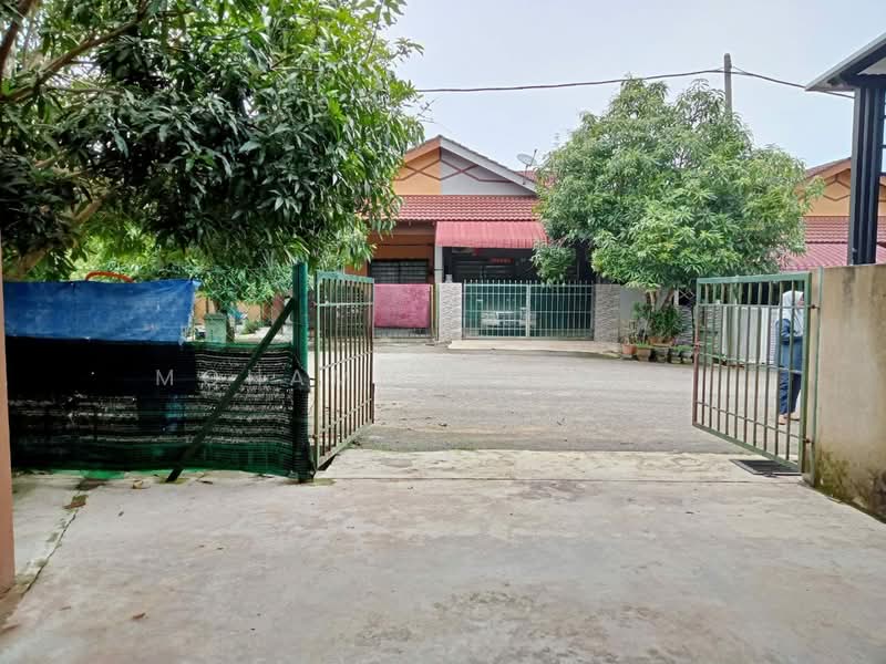 Terraced House for Sale in Sungai Karang (Pahang) - Mohammad Azizi - Exterior - PropertyGuru.com.my