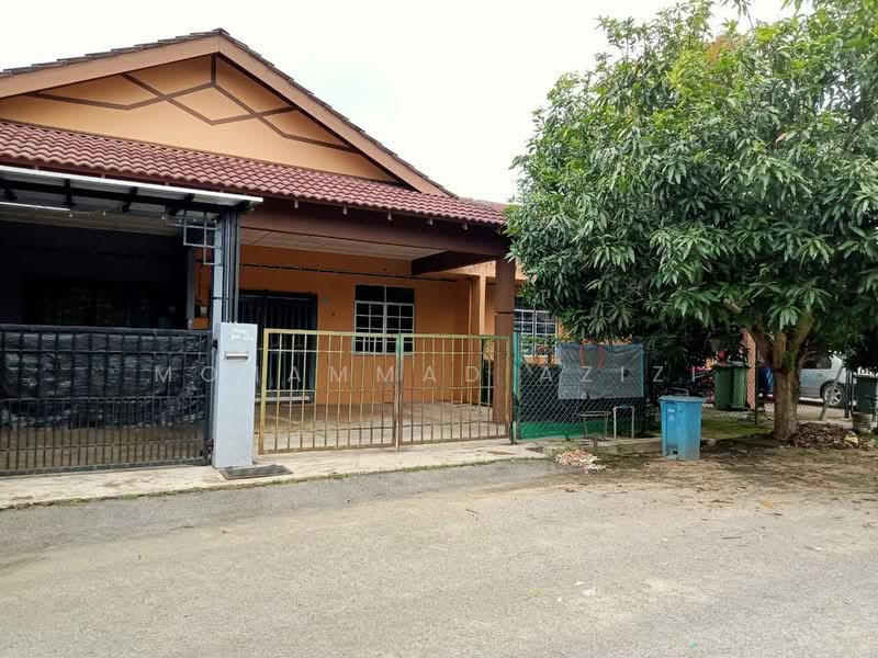 Terraced House for Sale in Sungai Karang (Pahang) - Mohammad Azizi - Exterior - PropertyGuru.com.my