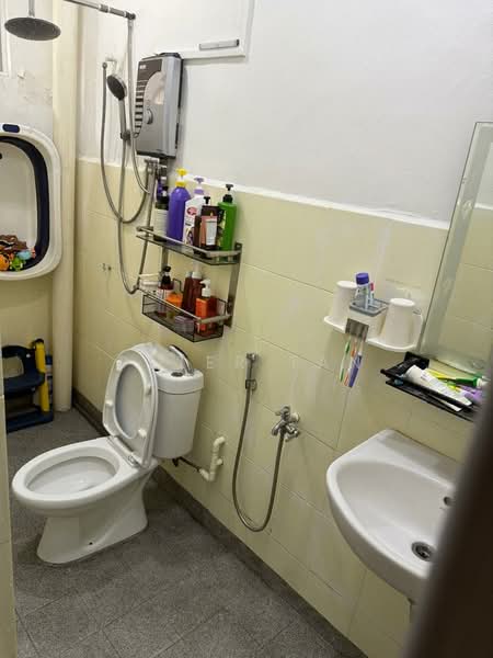 Sri Intan untuk Untuk Dijual - RM 210,000, Apr 2026 - Bathroom - PropertyGuru.com.my