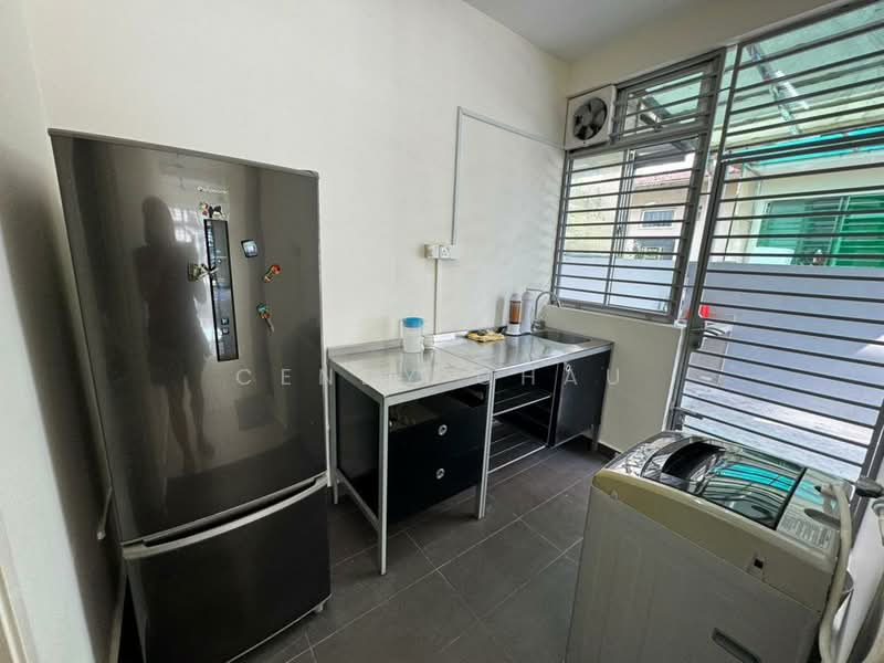 Cluster House for Sale in Ulu Tiram (Johor) - Cendy Chau - Kitchen - PropertyGuru.com.my