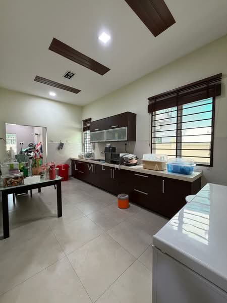 Rumah Teres untuk Dijual di Batu Caves (Selangor) - Kelven Tan - Kitchen - PropertyGuru.com.my
