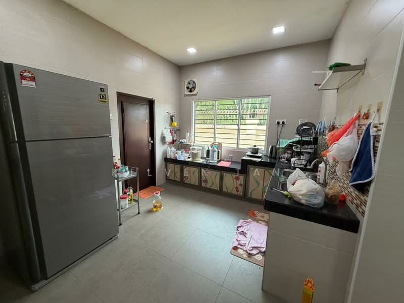 Rumah Teres untuk Dijual di Batu Caves (Selangor) - Kelven Tan - Kitchen - PropertyGuru.com.my