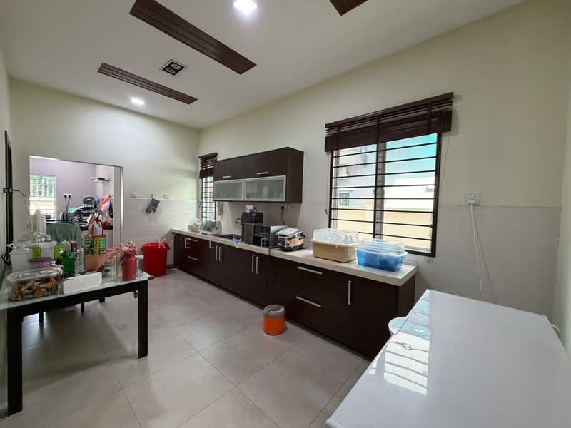 Rumah Teres untuk Dijual di Batu Caves (Selangor) - Kelven Tan - Kitchen - PropertyGuru.com.my