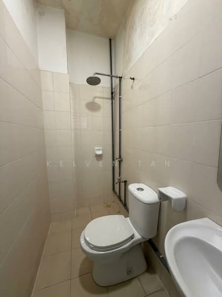 Rumah Teres untuk Dijual di Batu Caves (Selangor) - Kelven Tan - Bathroom - PropertyGuru.com.my