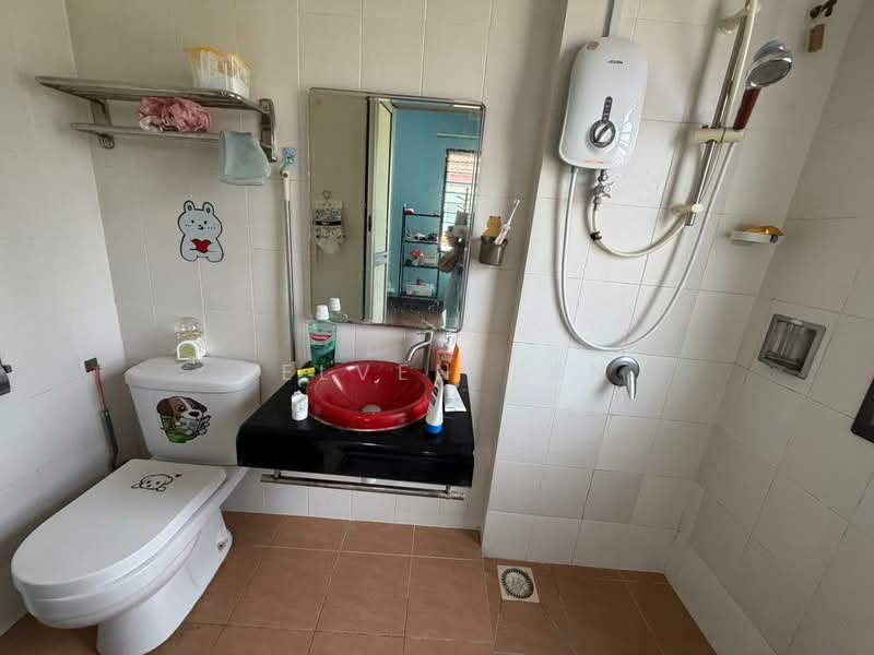 Rumah Teres untuk Dijual di Batu Caves (Selangor) - Kelven Tan - Bathroom - PropertyGuru.com.my