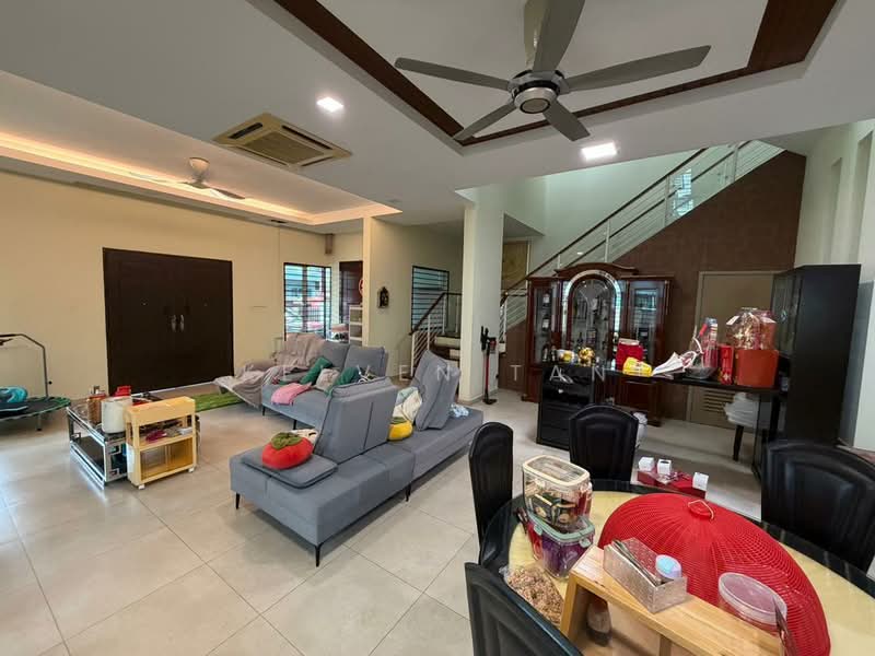 Rumah Teres untuk Dijual di Batu Caves (Selangor) - Kelven Tan - Living Room - PropertyGuru.com.my