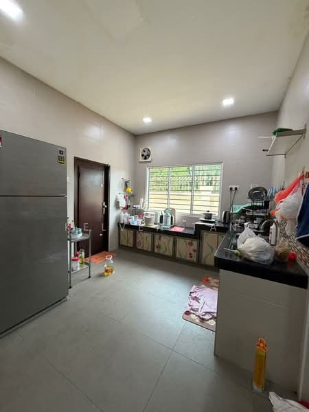 Rumah Teres untuk Dijual di Batu Caves (Selangor) - Kelven Tan - Kitchen - PropertyGuru.com.my