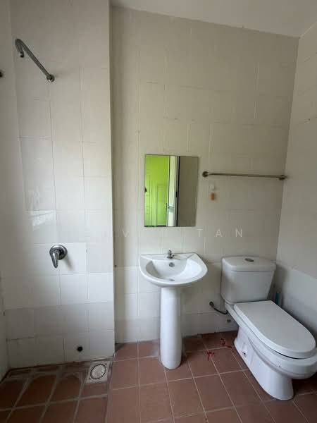 Rumah Teres untuk Dijual di Batu Caves (Selangor) - Kelven Tan - Bathroom - PropertyGuru.com.my