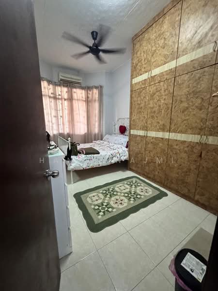 Taman Kempas Indah untuk Untuk Dijual - RM 560,000, Apr 2026 - Bedroom - PropertyGuru.com.my