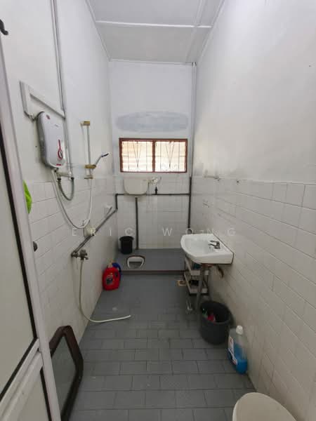 Bungalow for Rent in Ulu Tiram (Johor) - Eric Wong - Bathroom - PropertyGuru.com.my