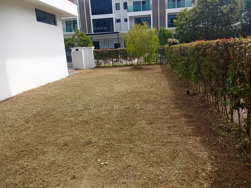 3-storey Terraced House for Sale in Bandar Nusaputra (Puchong) - Evan Goh - Exterior - PropertyGuru.com.my