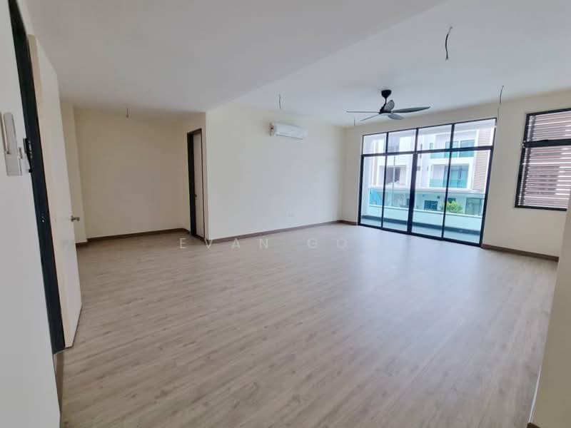 3-storey Terraced House for Sale in Bandar Nusaputra (Puchong) - Evan Goh - Living Room - PropertyGuru.com.my