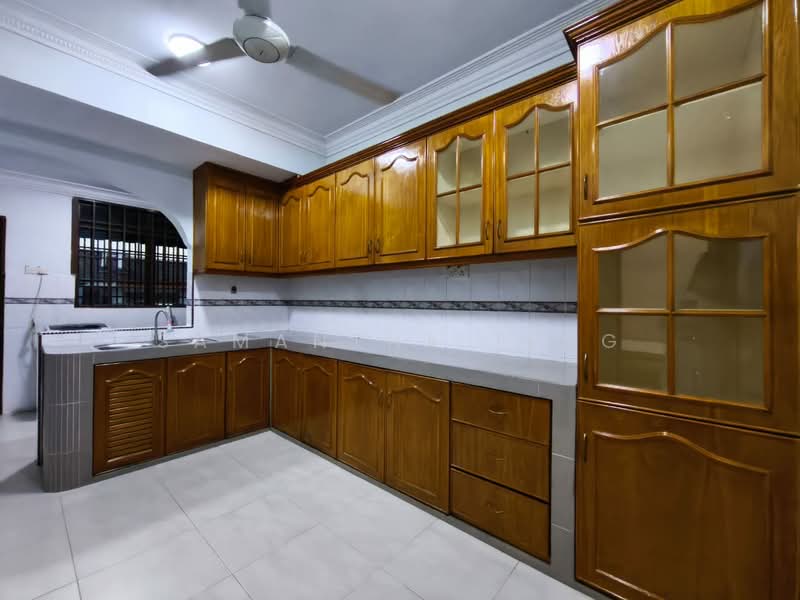 Rumah Teres 1 Tingkat untuk Disewa di Taman Pelangi (Johor Bahru) - Samantha Teng - Kitchen - PropertyGuru.com.my