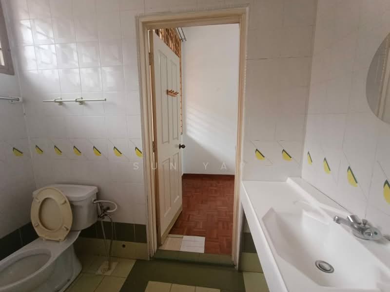 2-storey Terraced House for Rent in Taman Suria (Johor Bahru) - Sun Yap - Bathroom - PropertyGuru.com.my
