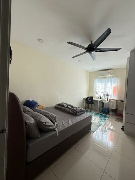 Rumah Teres 2 Tingkat untuk Dijual di Taman Garing (Rawang) - Lucy Chow - Bedroom - PropertyGuru.com.my