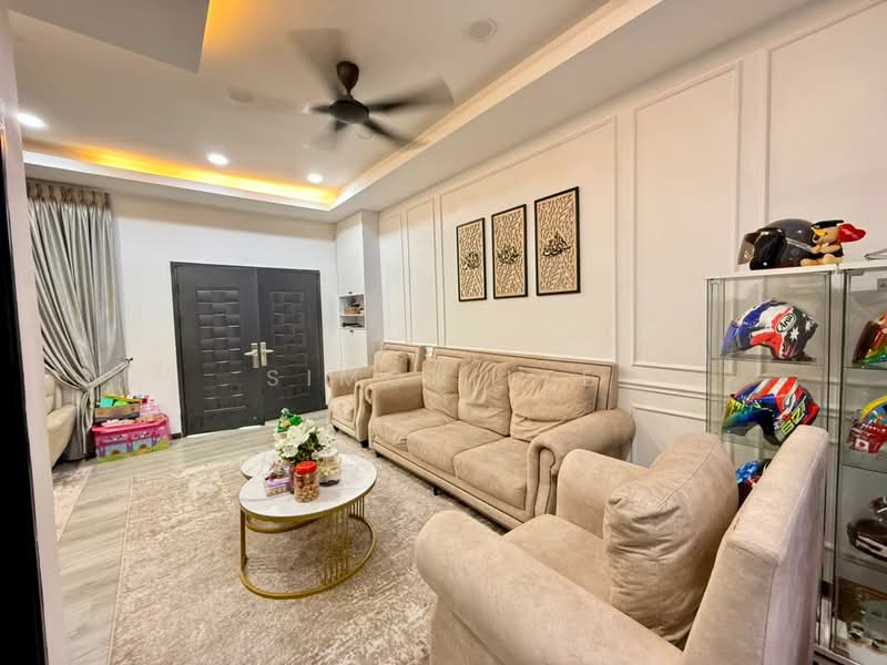 1-storey Terraced House for Sale in Pandamaran (Klang) - Simon Lee - Living Room - PropertyGuru.com.my