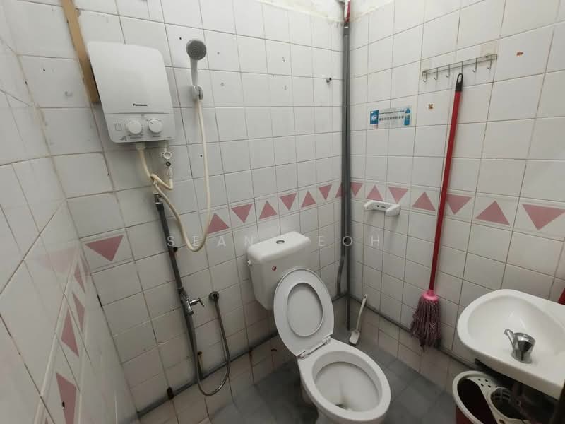 2-storey Terraced House for Sale in Tampoi (Johor) - Sean Yeoh - Bathroom - PropertyGuru.com.my
