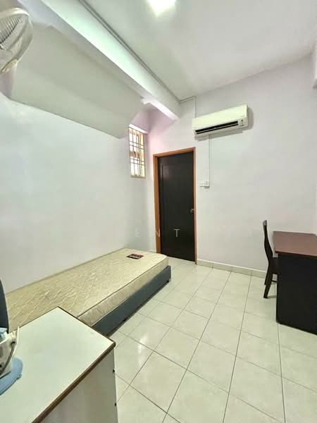 Kondominium untuk Disewa di Nusavilla - Vincent Tea - Bedroom - PropertyGuru.com.my