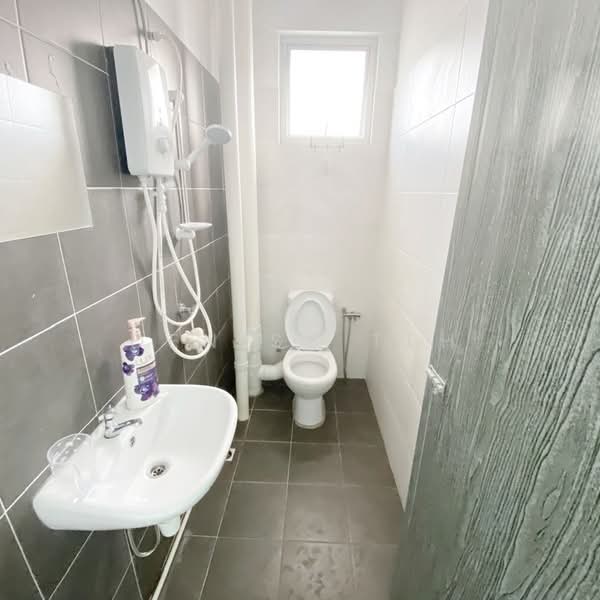 The Rise Collection 3 untuk Untuk Disewa - RM 2,000 /bulan, Apr 2026 - Bathroom - PropertyGuru.com.my