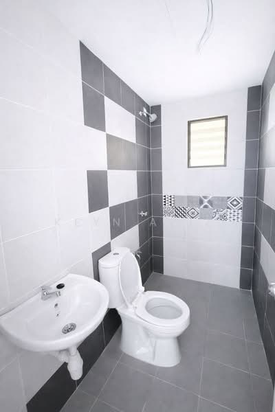 Service Residence for Sale at Residensi Emas - Keyn Aziz - Bathroom - PropertyGuru.com.my