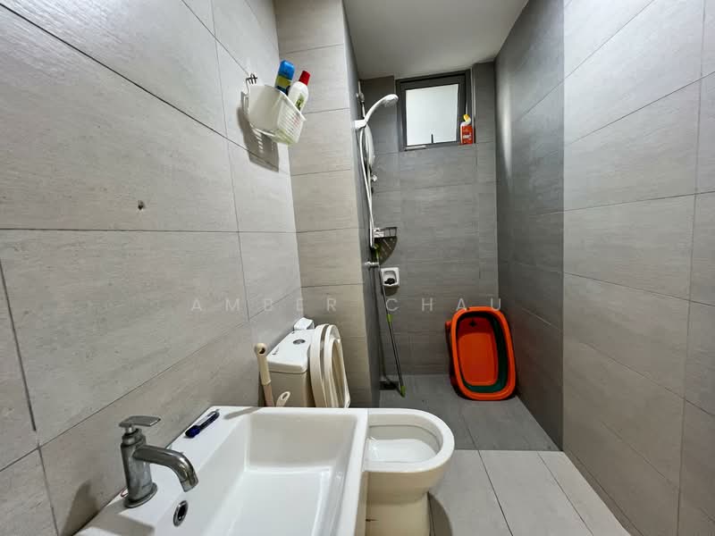 Gravit8, Klang untuk Untuk Dijual - RM 480,000, Apr 2026 - Common Bathroom - PropertyGuru.com.my