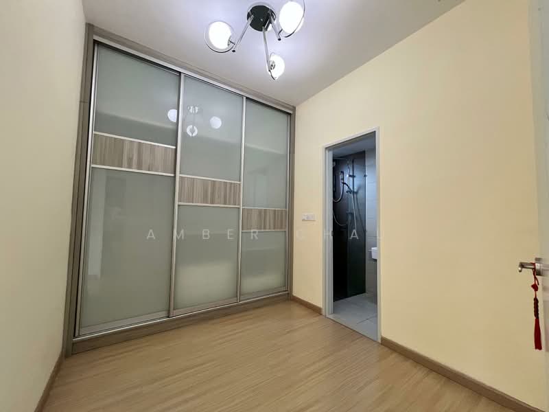 Gravit8, Klang untuk Untuk Dijual - RM 480,000, Apr 2026 - Walk-in wardrobe - PropertyGuru.com.my