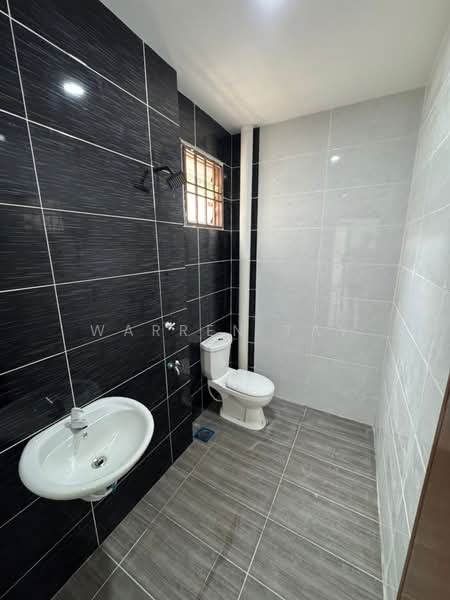 2-storey Terraced House for Sale in Johor Bahru (Johor) - Warren Tay - Bathroom - PropertyGuru.com.my
