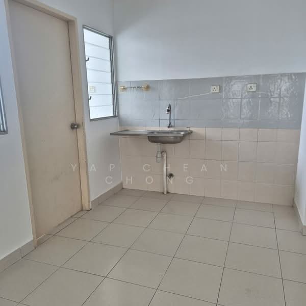 Apartment for Sale at Pangsapuri Seri Mutiara - Yap Chean Chong - Kitchen - PropertyGuru.com.my