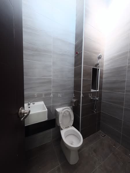 Cluster House for Sale in Skudai (Johor) - Sean Lau - Bathroom - PropertyGuru.com.my