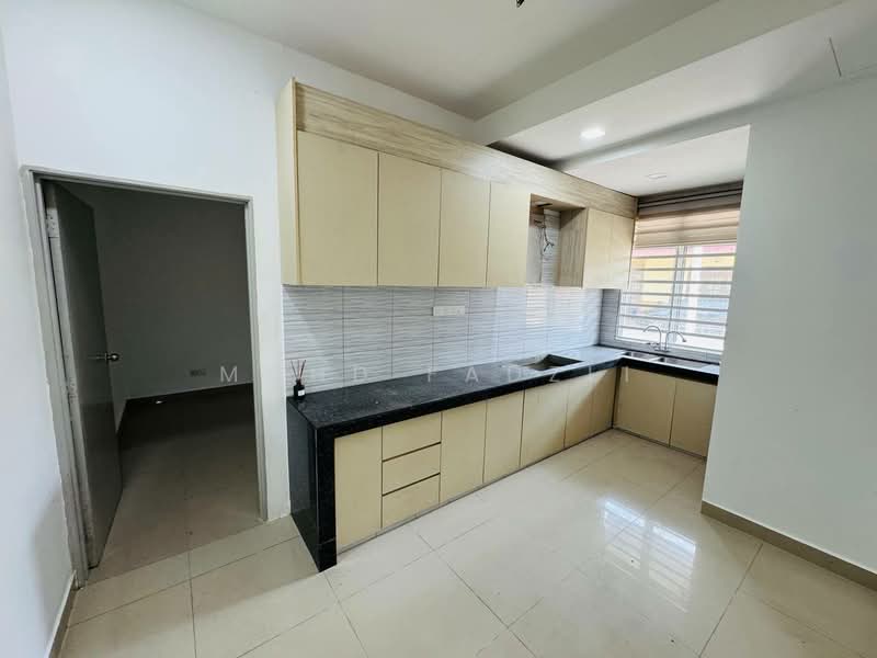 2-storey Terraced House for Sale in Telok Panglima Garang (Selangor) - Mohd Fadzli - Kitchen - PropertyGuru.com.my