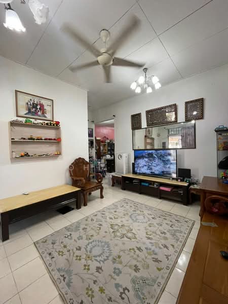 1-storey Terraced House for Sale in Johor Bahru (Johor) - Mohd Faez - Living Room - PropertyGuru.com.my