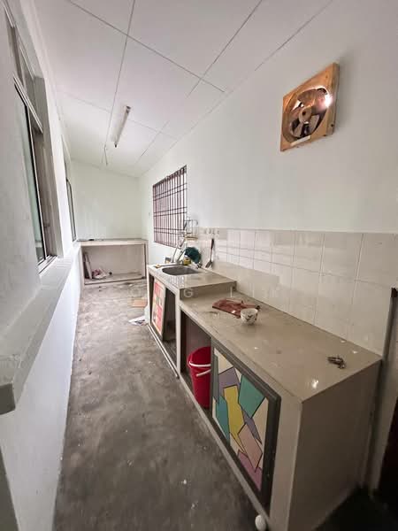 1-storey Terraced House for Sale in Taman Puteri Wangsa (Ulu Tiram) - Fong Lik - Kitchen - PropertyGuru.com.my
