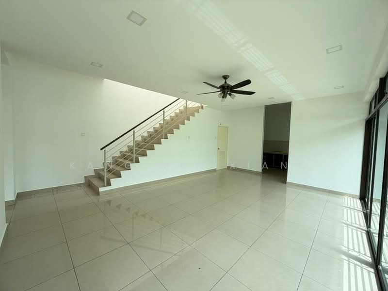 Cluster House for Sale in Taman Adda Heights (Tebrau) - Kang Wen Xiang - Living Room - PropertyGuru.com.my