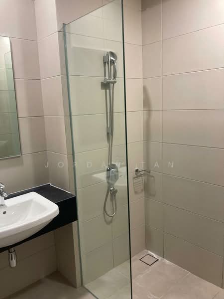 Servis Apartment untuk Disewa di Met 1 Residences - Jordan Tan - Bathroom - PropertyGuru.com.my