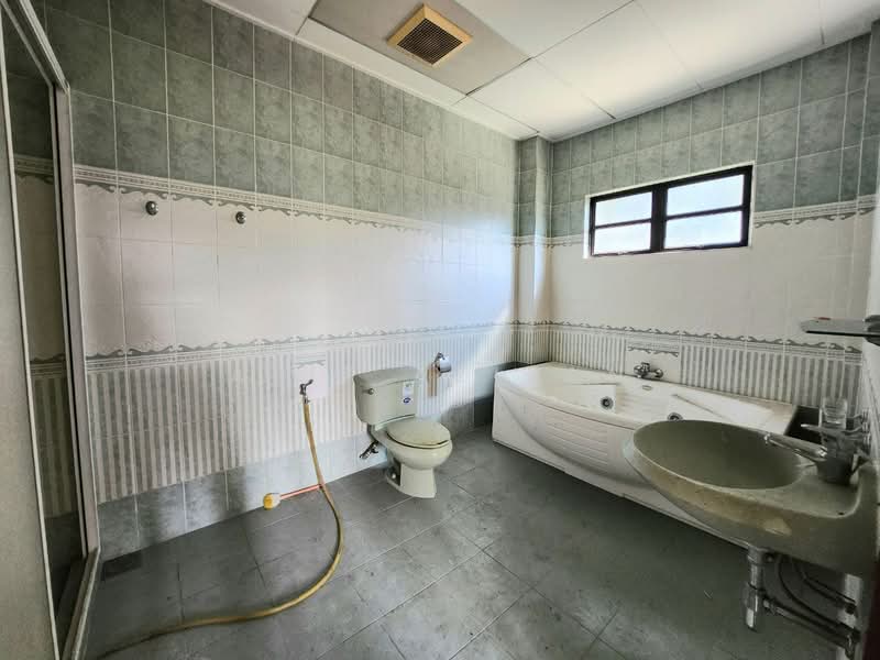 Bungalow for Sale in Country Heights (Kajang) - Afif Azizan - PropertyGuru.com.my