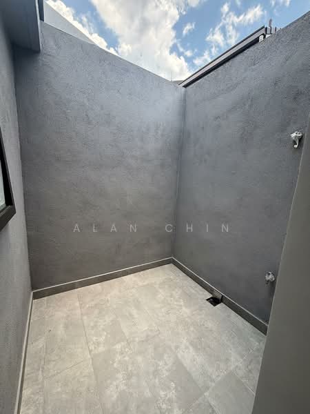 2.5-storey Terraced House for Rent in Taman Bukit Serdang (Seri Kembangan) - Alan Chin - Exterior - PropertyGuru.com.my