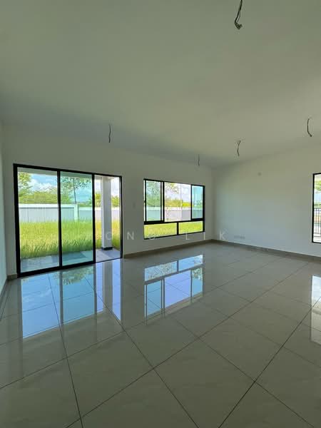 Rumah Kluster untuk Dijual di Taman Austin Duta (Tebrau) - Fong Lik - Living Room - PropertyGuru.com.my
