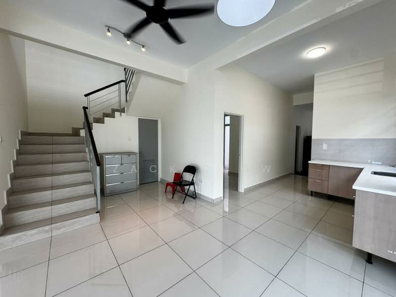 Cluster House for Sale in Taman Gaya (Ulu Tiram) - Zack Chow - Living Room - PropertyGuru.com.my