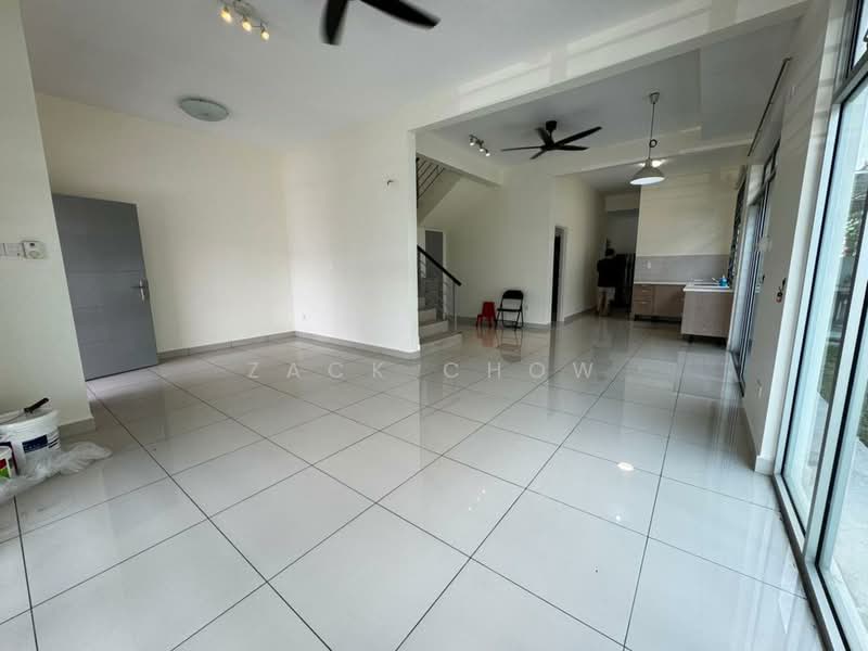 Cluster House for Sale in Taman Gaya (Ulu Tiram) - Zack Chow - Living Room - PropertyGuru.com.my