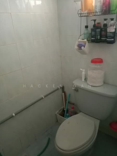 Indah Apartments untuk Untuk Disewa - RM 1,400 /bulan, Apr 2026 - Bathroom - PropertyGuru.com.my