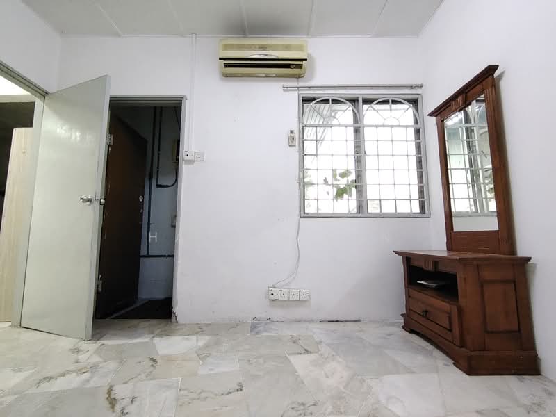 Apartment for Rent at Indah Apartments - Hacken Gan - Bedroom - PropertyGuru.com.my
