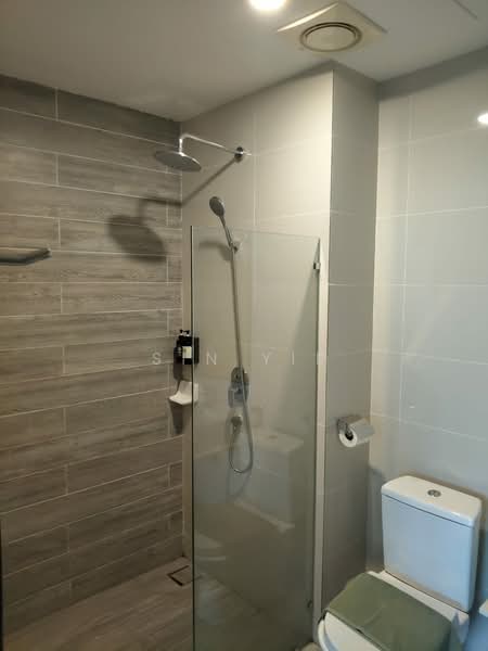 Servis Apartment untuk Disewa di Ramada Suites @ The Straits - Sin Yie - Bathroom - PropertyGuru.com.my