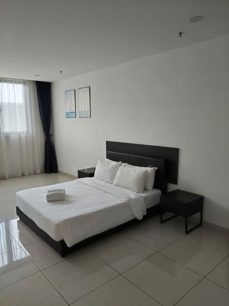 Servis Apartment untuk Disewa di Ramada Suites @ The Straits - Sin Yie - Bedroom - PropertyGuru.com.my